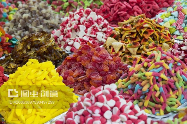 果凍色糖果作為產(chǎn)品的分類Assortment of jellied colored sweets as a product